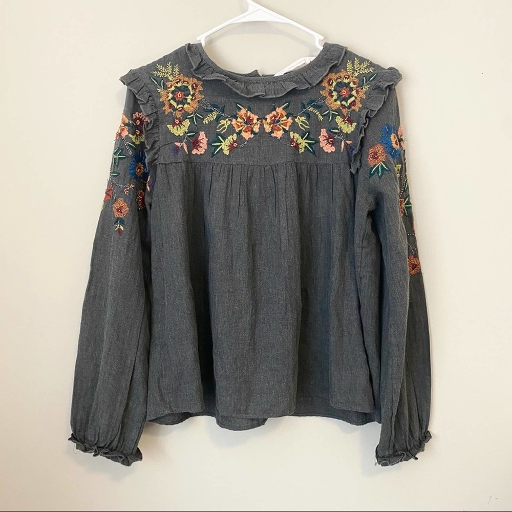 ZARA Embroidered Ruffle Sleeve Floral Blouse Gray